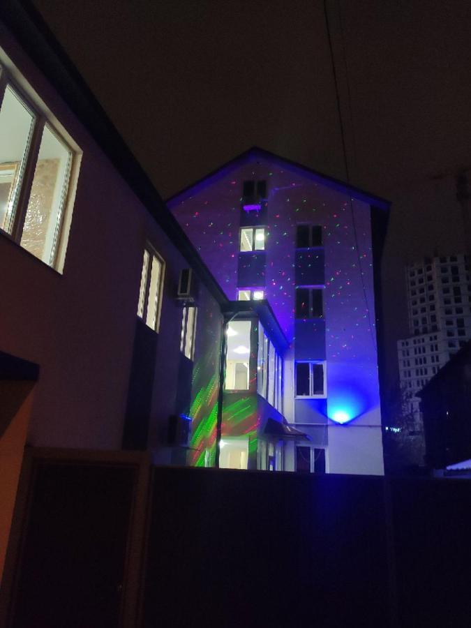 Bloom Отель Kharkiv Bagian luar foto